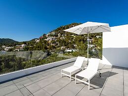 Charming Villa in Delightful Gateway