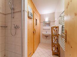 Quiet Chalet With Sauna in Konigsleiten