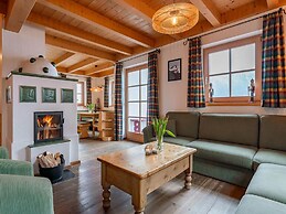 Quiet Chalet With Sauna in Konigsleiten