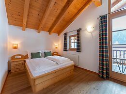 Quiet Chalet With Sauna in Konigsleiten