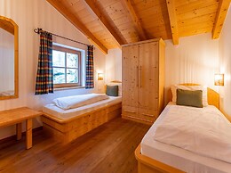 Quiet Chalet With Sauna in Konigsleiten