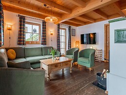 Quiet Chalet With Sauna in Konigsleiten
