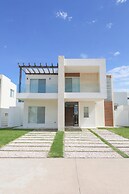 Family Home Near the Beach in Velamar