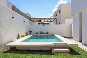 Family Home Near the Beach in Velamar