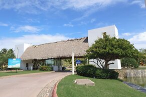 Family Home Near the Beach in Velamar