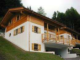 Deluxe Chalet With Pool in Konigsleiten