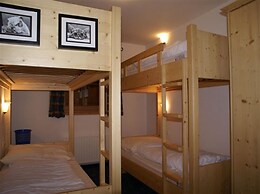 Deluxe Chalet With Pool in Konigsleiten