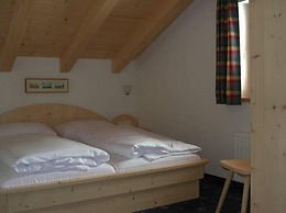 Deluxe Chalet With Pool in Konigsleiten