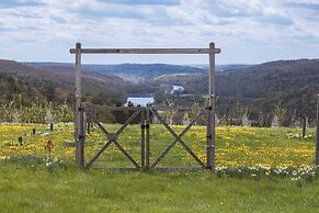 Meadow House at Seminary Hill by Avantstay