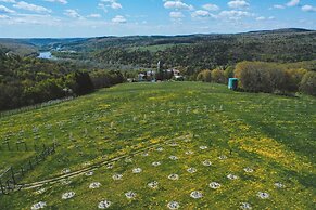Meadow House at Seminary Hill by Avantstay