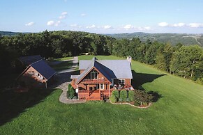 Mountain House & Cottage at Seminary Hill by Avantstay