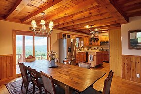 Mountain House & Cottage at Seminary Hill by Avantstay