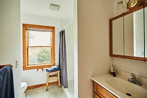 Mountain House & Cottage at Seminary Hill by Avantstay