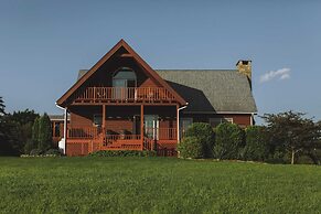 Mountain House & Cottage at Seminary Hill by Avantstay