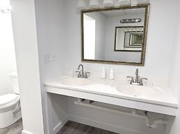 Heritage Hotel Quincy
