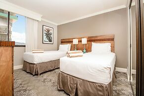 Waikiki Beach Tower by Tropical Escapes