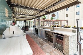 Waikiki Beach Tower by Tropical Escapes