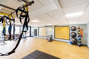 Waikiki Beach Tower by Tropical Escapes