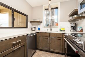 Waikiki Beach Tower by Tropical Escapes