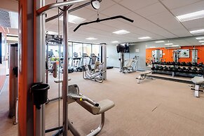 Waikiki Beach Tower by Tropical Escapes