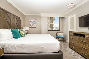 Waikiki Beach Tower by Tropical Escapes