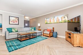 Waikiki Beach Tower by Tropical Escapes