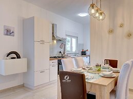 Spacious Home With Private Terrace and Garden