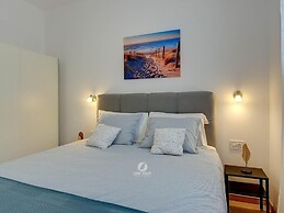 Spacious Home With Private Terrace and Garden