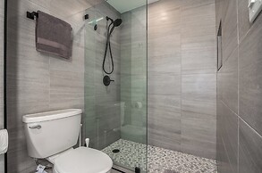 Hip Hawaiian Seaside Vistas