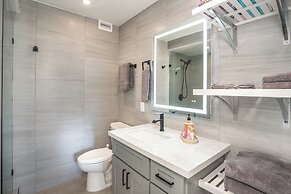 Hip Hawaiian Seaside Vistas