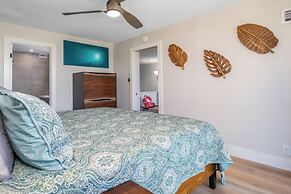 Hip Hawaiian Seaside Vistas