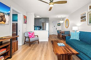 Hip Hawaiian Seaside Vistas