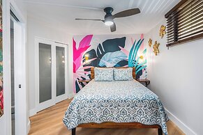 Hip Hawaiian Seaside Vistas