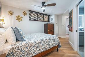 Hip Hawaiian Seaside Vistas