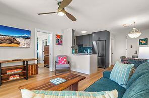 Hip Hawaiian Seaside Vistas