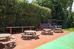 Waiohuli Beach Hale Ocean View Condos with Parking