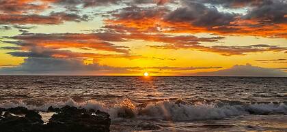 Waiohuli Beach Hale Ocean View Condos with Parking