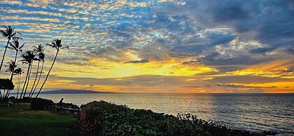 Waiohuli Beach Hale Ocean View Condos with Parking