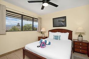 Waiohuli Beach Hale Ocean View Condos with Parking