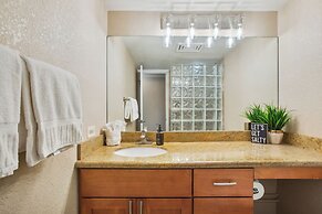 Kamaole Sands Condos Close to Beach with Parking
