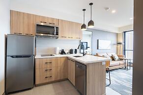 Sandman Signature Winnipeg Airport Hotel & Suites