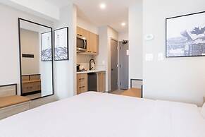 Sandman Signature Winnipeg Airport Hotel & Suites