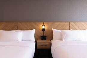 Sandman Signature Winnipeg Airport Hotel & Suites