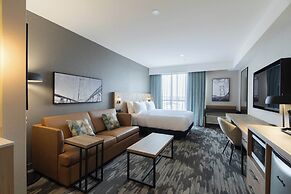 Sandman Signature Winnipeg Airport Hotel & Suites