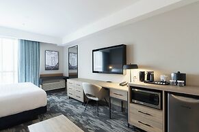 Sandman Signature Winnipeg Airport Hotel & Suites