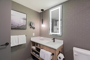 Sandman Signature Winnipeg Airport Hotel & Suites