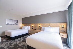 Sandman Signature Winnipeg Airport Hotel & Suites