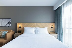 Sandman Signature Winnipeg Airport Hotel & Suites