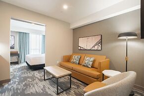 Sandman Signature Winnipeg Airport Hotel & Suites
