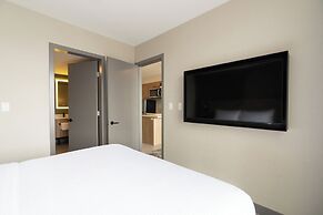 Sandman Signature Winnipeg Airport Hotel & Suites